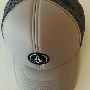 VOLCOM Gray Adjustable Snapback w/ darker shade of Gray Mesh Back.